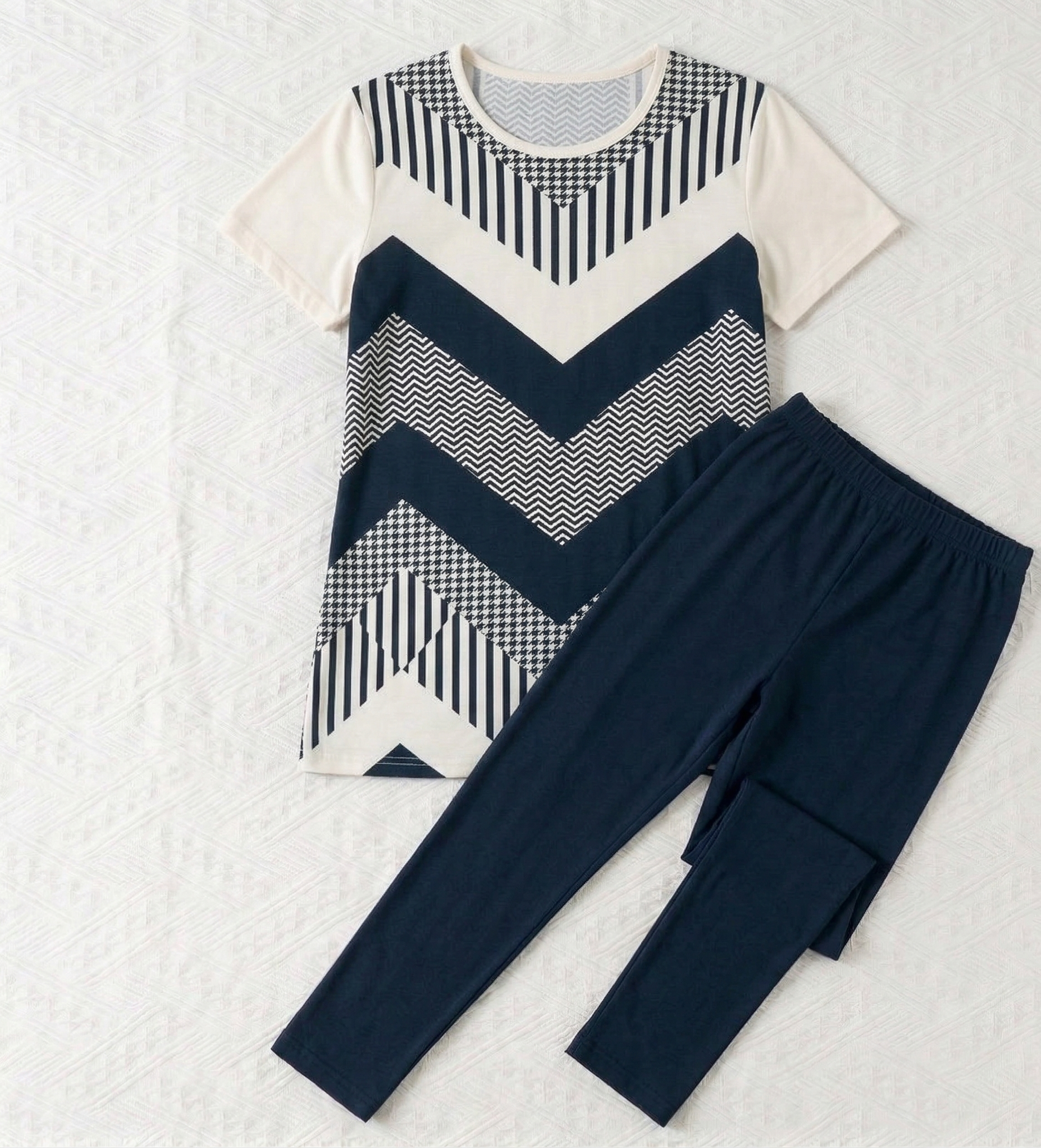 Women hot Cosy Pyjamas set - 2 Pieces